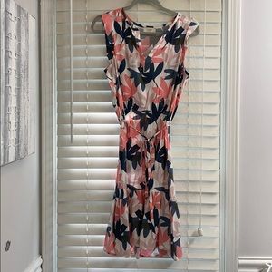 Loft floral sleeveless dress with tie waist size M